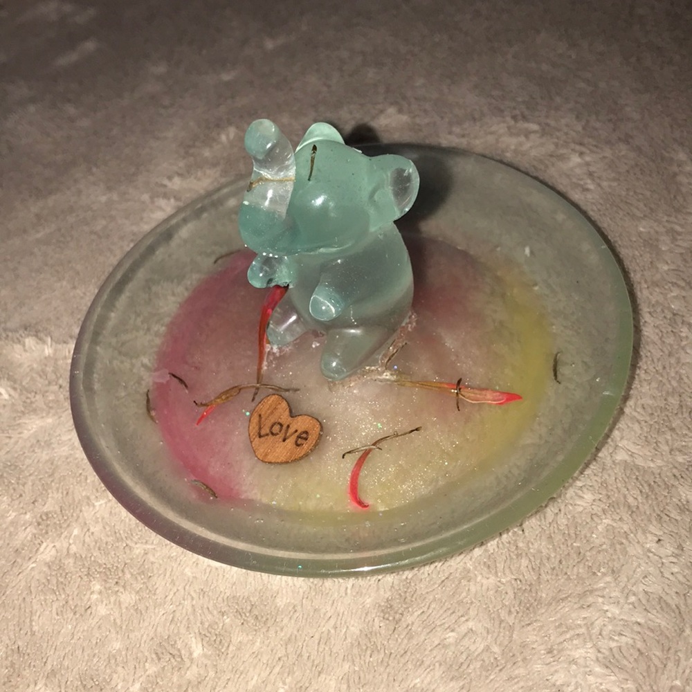 Epoxy resin elephant 🐘 ring holder multi colored with love heart and petals ✨